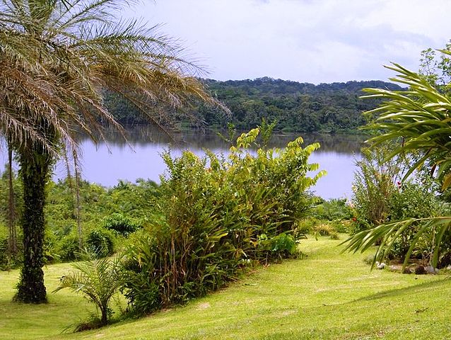 Lac_à_Kango, Gabon